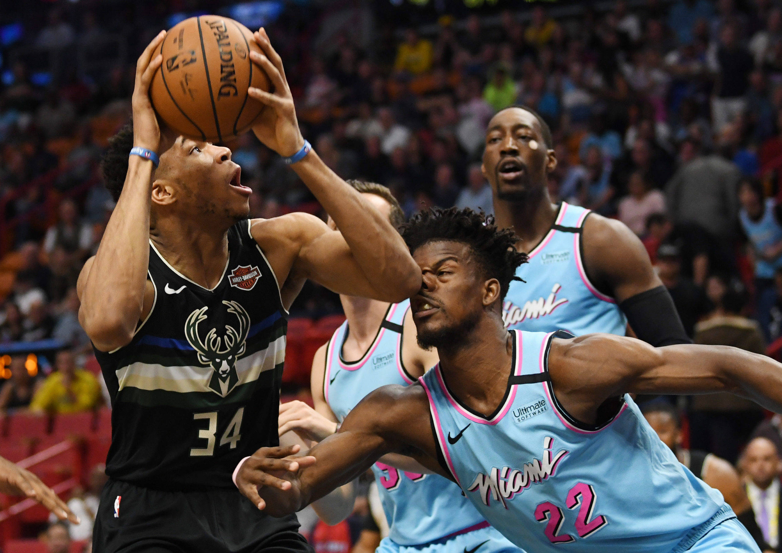 KOK真人计划-包含NBA激烈角逐东部西部强队争霸精彩维持不减的词条