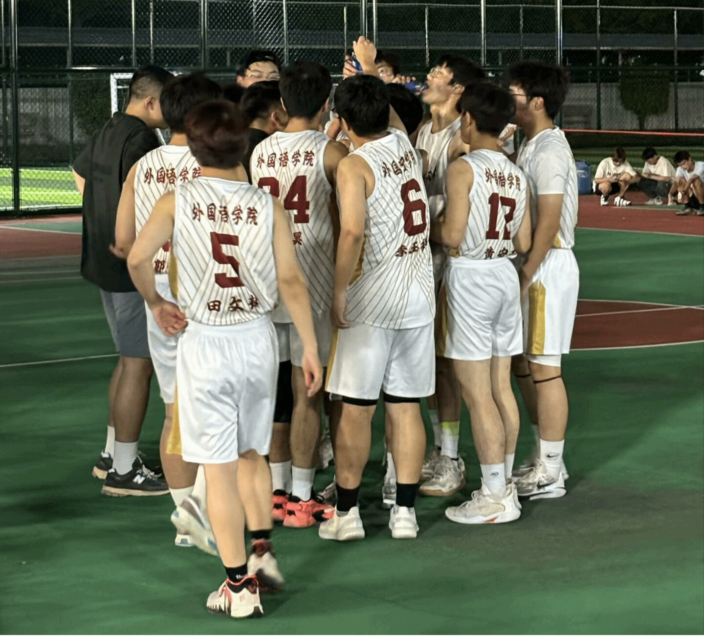 KOK娱乐真人计划-关于篮球赛场精彩不断，球队风采展露无遗的信息