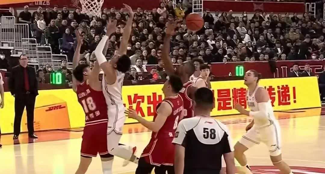 包含山西男篮喜获两连胜，士气高涨迎接挑战的词条